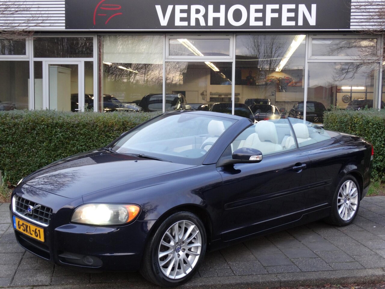 Volvo C70 Convertible - 2.4 D5 Momentum - CABRIO -AUTOMAAT - STOEL VERW - PDC - LEDER - NAVI ! - AutoWereld.nl