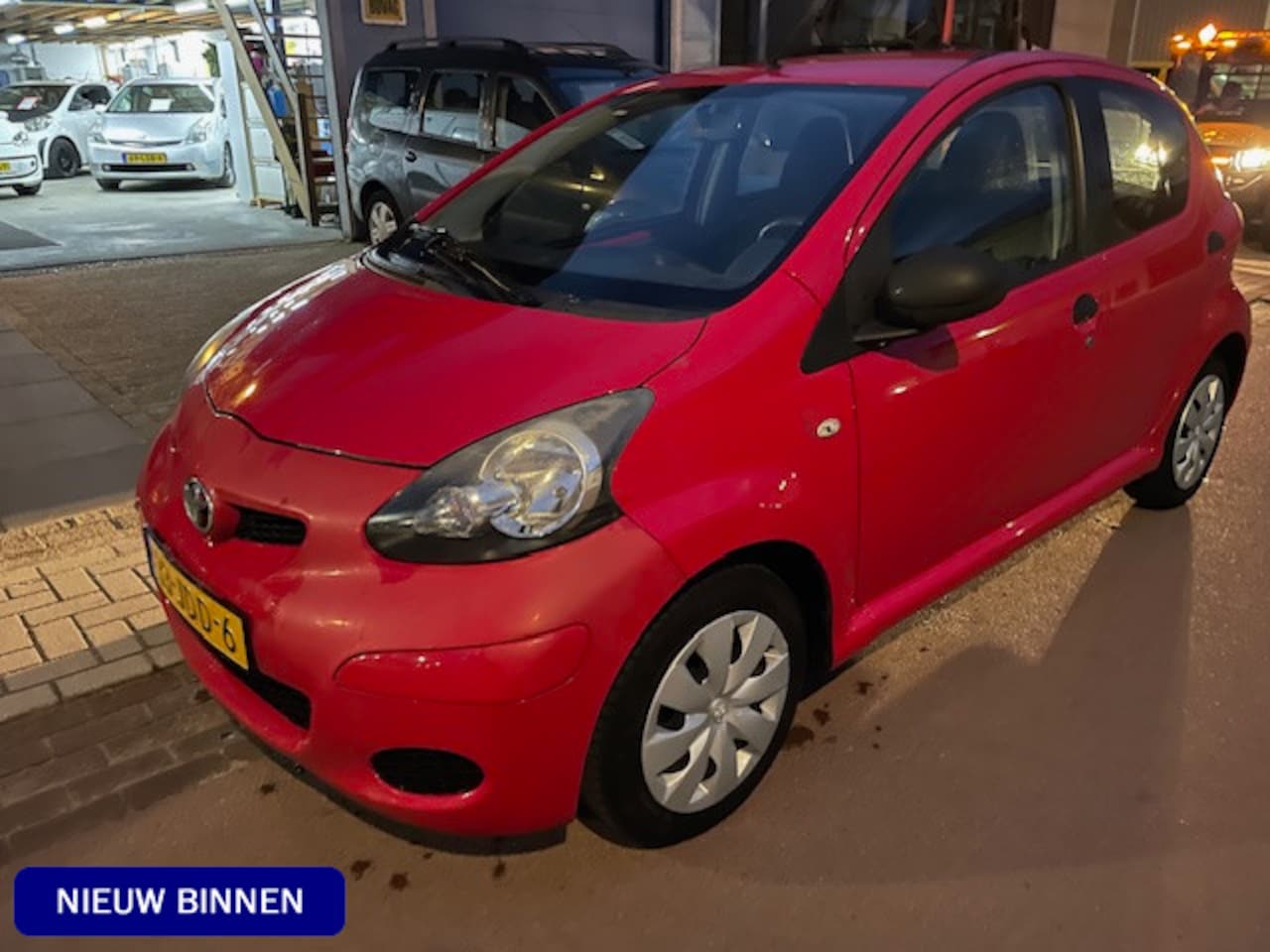 Toyota Aygo - 1.0-12V Access 5-deurs met 111.115km NAP - Origineel NL-auto (dus geen import). Dealer ond - AutoWereld.nl