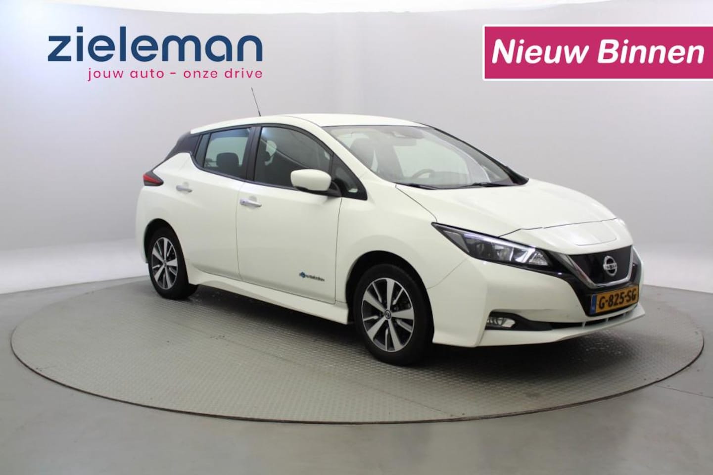 Nissan LEAF - Acenta 40 kWh - Carplay, Stoelverw. - AutoWereld.nl