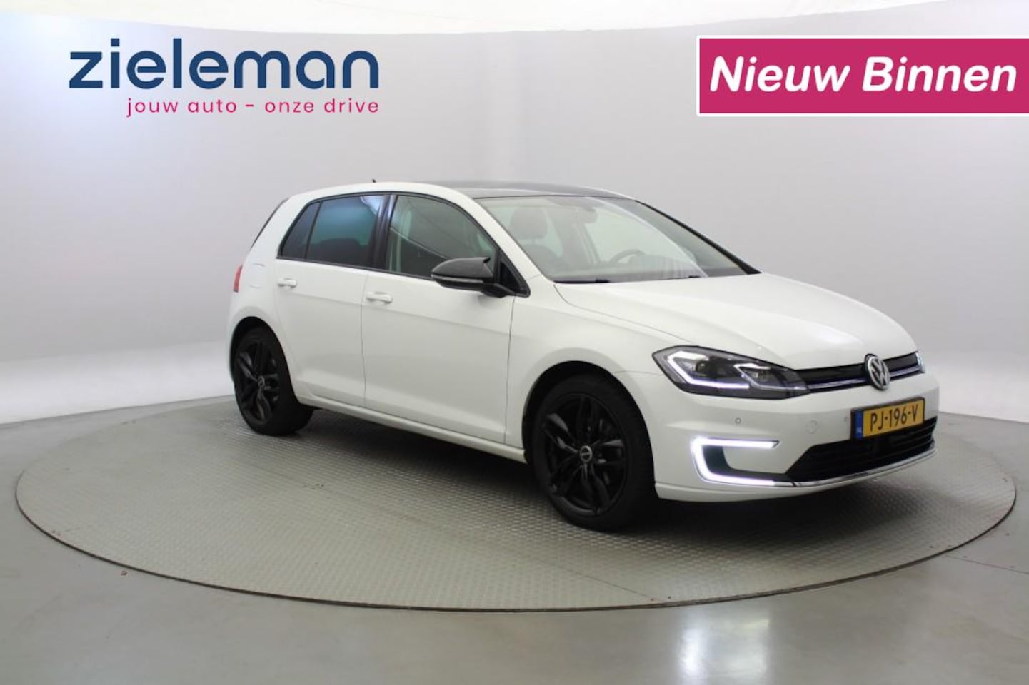 Volkswagen e-Golf - Sport - CarPlay, LED - AutoWereld.nl