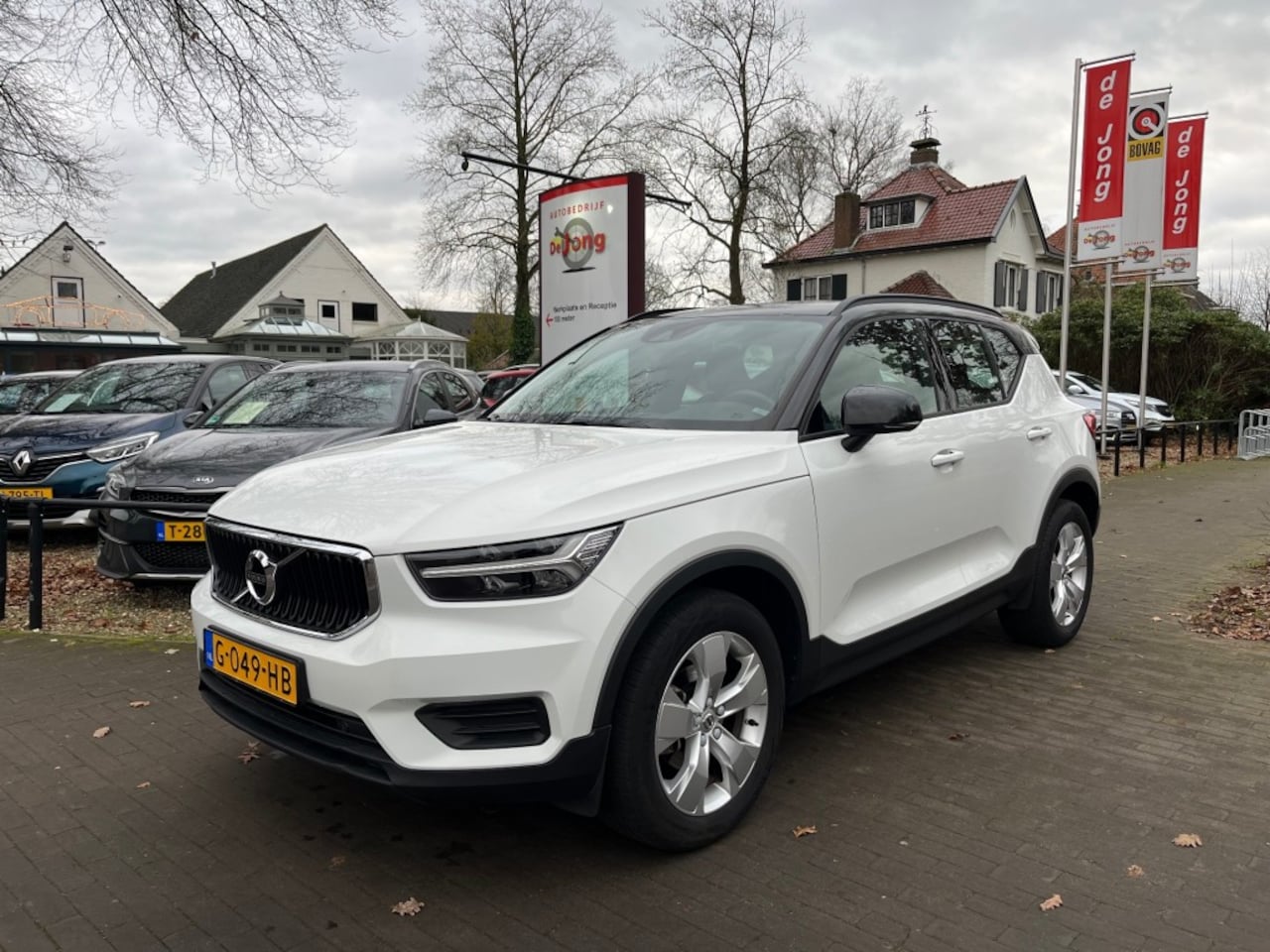 Volvo XC40 - 1.5 T3 AUTOMAAT 163 PK / EL.TREKHAAK  / CAMERA / NAVI / PDC - AutoWereld.nl