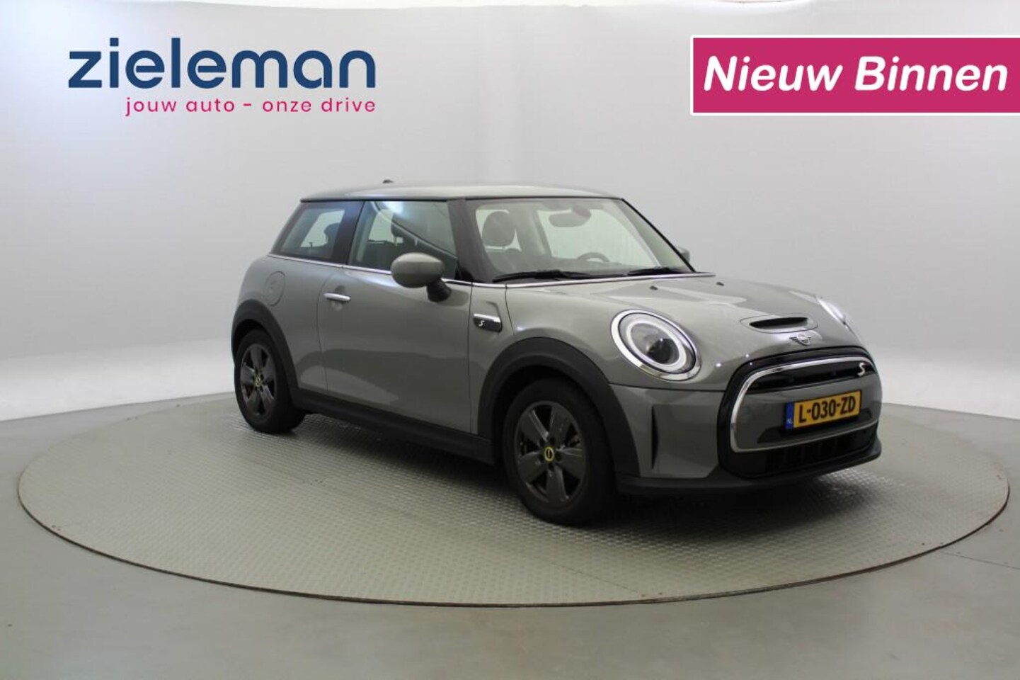 MINI Cooper - Electric Essential 33 kWh - AutoWereld.nl