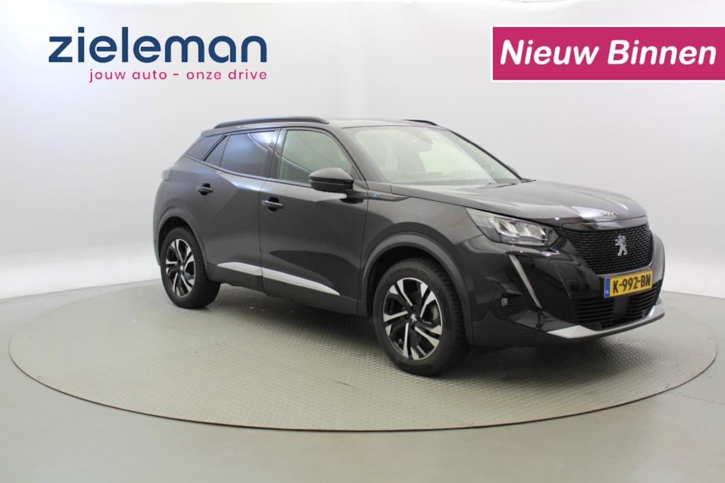 Peugeot e-2008 - EV Allure 50 kWh - Carplay, Panorama, Camera - AutoWereld.nl