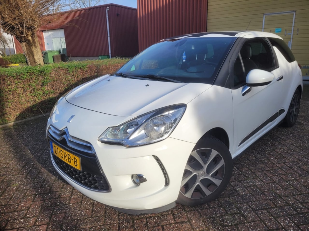 Citroën DS3 - 1.6 e-HDi Navigatie|Climatronic Luxe So Chic - AutoWereld.nl