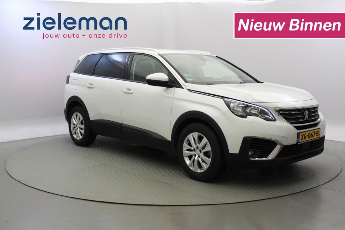 Peugeot 5008 - 1.2 PureTech Executive 7 persoons - Parelmoer wit - AutoWereld.nl