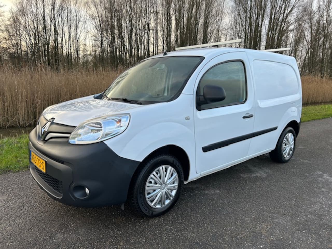 Renault Kangoo - 1.5 Energy dCi 90pk Comfort | 3-zits | trekhaak | Navigatie | Camera | Parkeersensoren | C - AutoWereld.nl