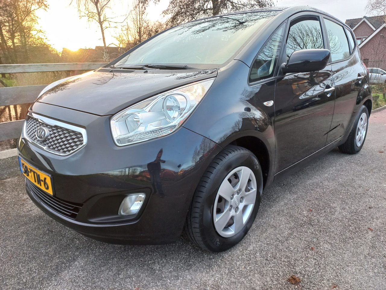 Kia Venga - 1.4 CVVT Seven 1.4 CVVT Seven - AutoWereld.nl