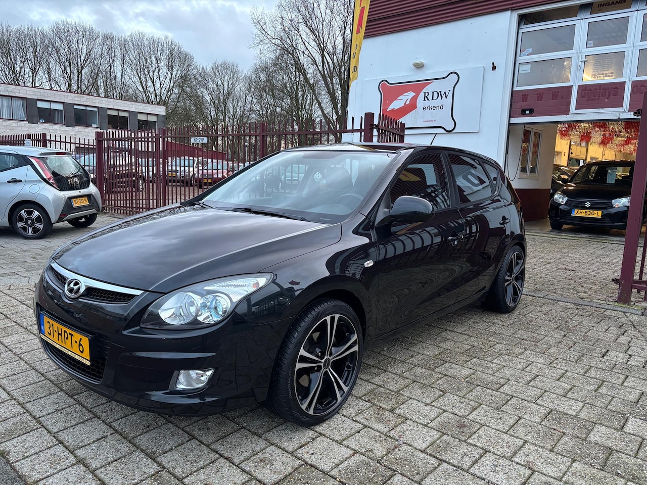 Hyundai i30 - 1.6 I CVVT 5DR Dynamic - AutoWereld.nl