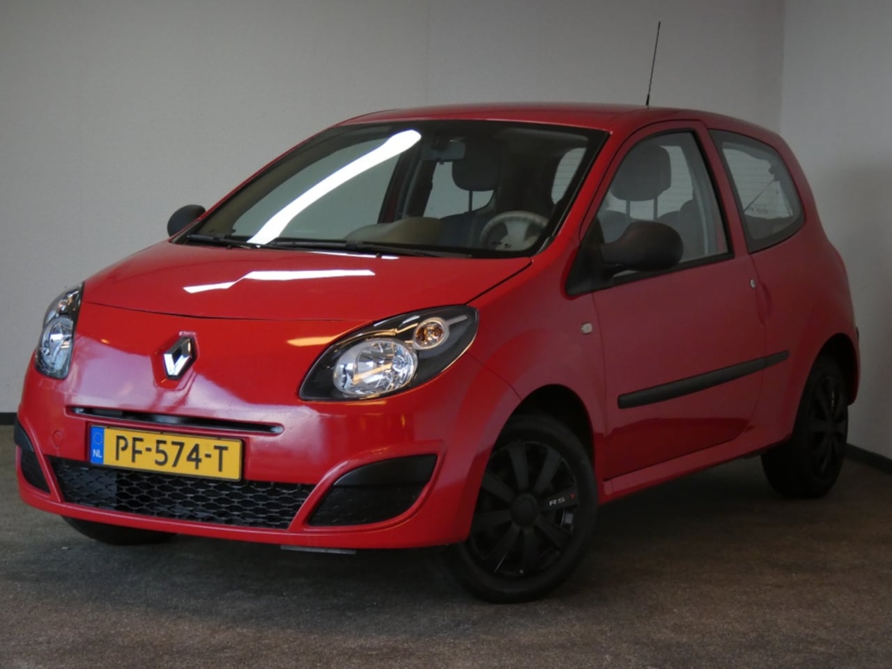 Renault Twingo - Nwe APK 1.2 Authentique - AutoWereld.nl