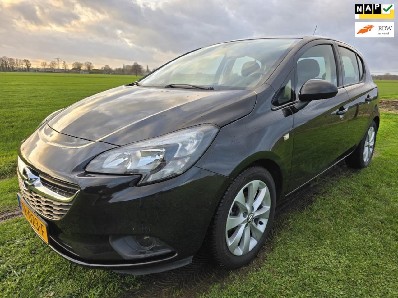 Opel Corsa - 1.4 Favourite|Trekhaak|Carplay|NL-auto|NAP|Dealer-OH| - AutoWereld.nl