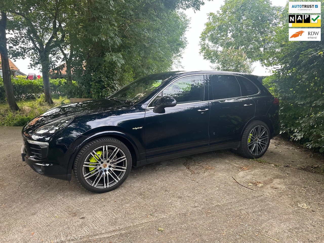 Porsche Cayenne - 3.0 S E-Hybrid Zeer Nette Staat Verkerend. - AutoWereld.nl