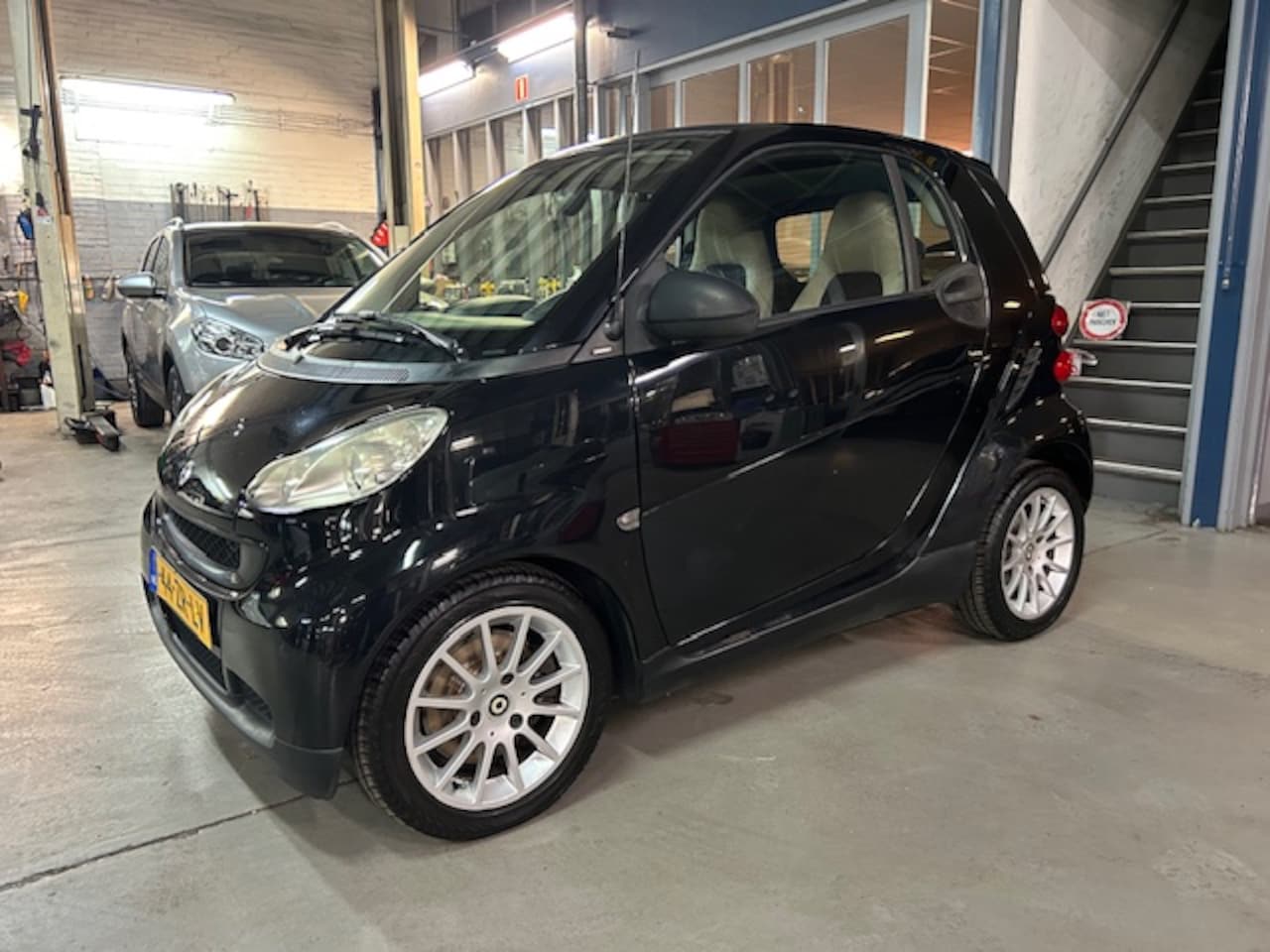 Smart Fortwo coupé - 1.0 52KW MHD AUT Passion Airco | LM velgen | Nieuwe APK | NAP | Rijklaar prijs! - AutoWereld.nl