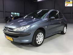 Peugeot 206 - 1.4 One-line I 2e Eigen I Apk 10-2025 I Trekhaak I 129xxx NAP I Airco I Elec Ramen I Zuini