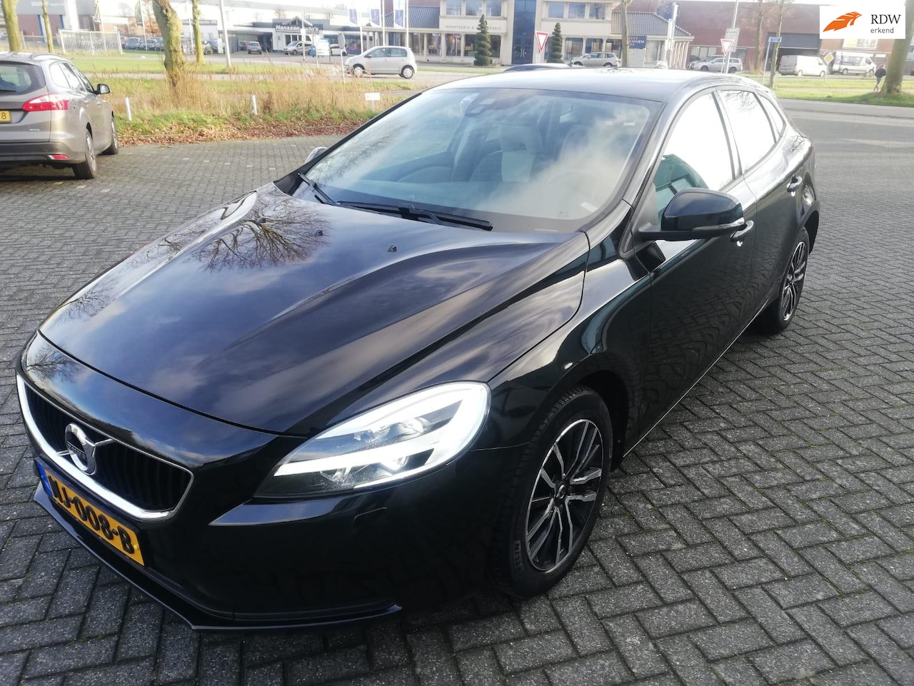 Volvo V40 - 2.0 D2 Nordic+ volledig dealer onderhouden historie aanwezich - AutoWereld.nl