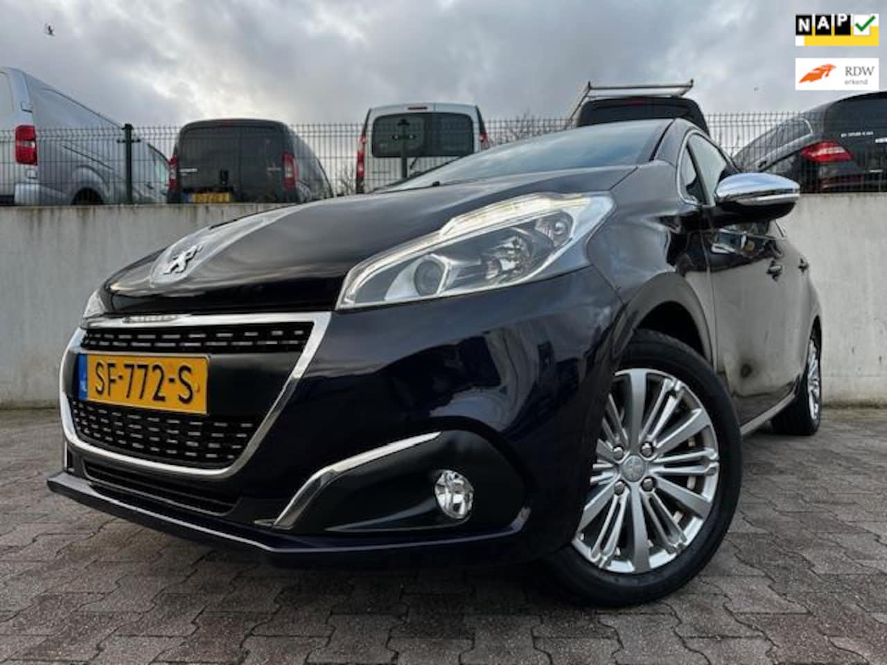 Peugeot 208 - 1.2 PureTech Blue Lease Executive/APPLE CARPLAY/NAVI/CLIMA/PDC/CRUISE/NL AUTO/ - AutoWereld.nl