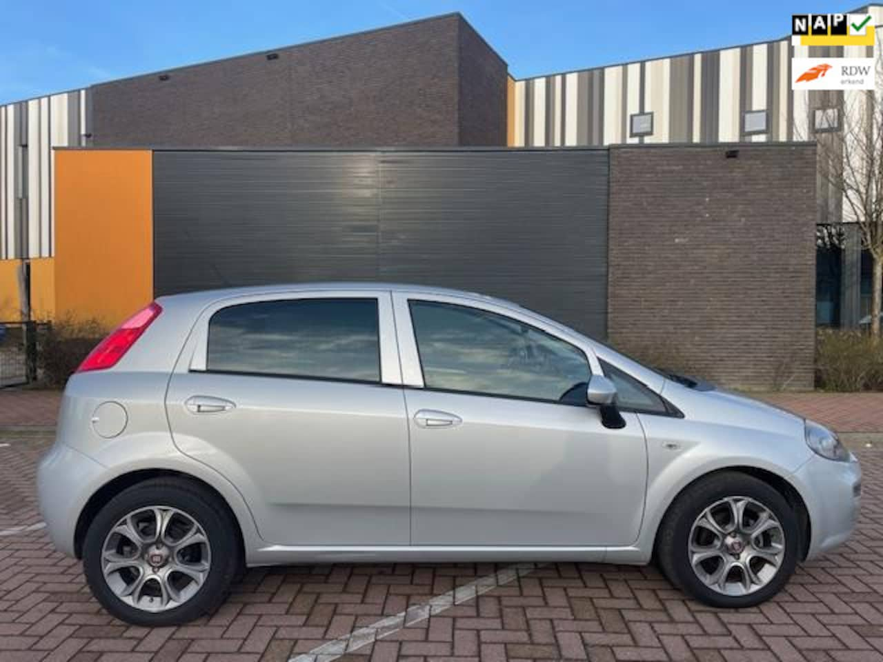 Fiat Punto Evo - 0.9 TwinAir Lounge 0.9 TwinAir Lounge - AutoWereld.nl