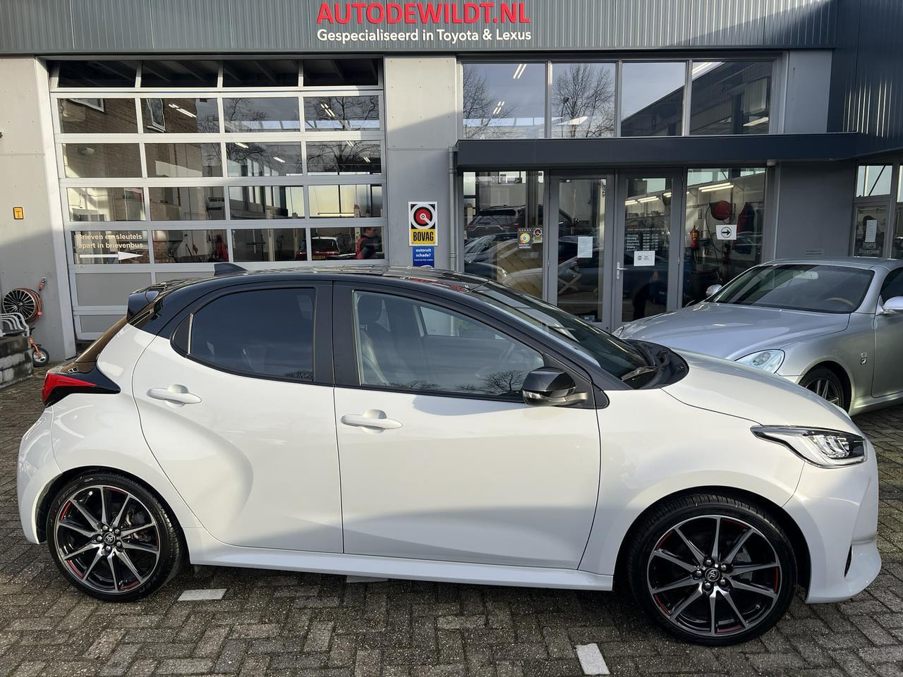 Toyota Yaris - 1.5 Hybrid GR Sport A/T + FABRIEKSGARANTIE - AutoWereld.nl