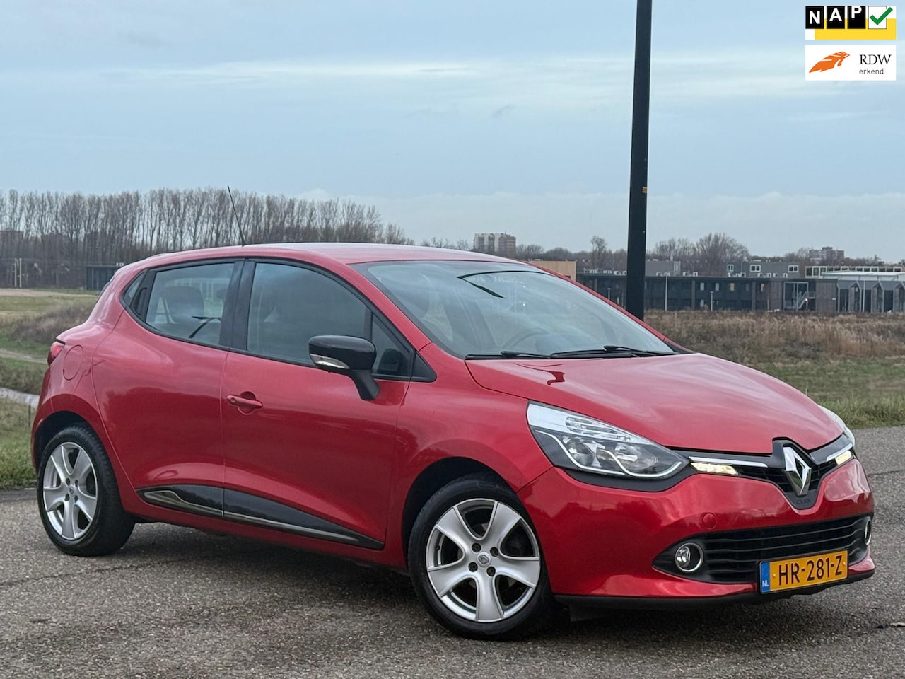 Renault Clio - 1.5 dCi ECO Expression Navi|Airco|Cruise|Led|Pdc|Nap|Boekjes - AutoWereld.nl