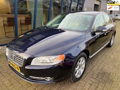 Volvo S80 - 2.5 T Summum NL Auto / LEER / NAVI / TREKHAAK