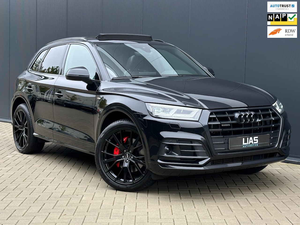 Audi Q5 - 55 TFSI e quattro Competition | Mythos Black | Black pakket | PANO | S-Tronic | 21 inch Gu - AutoWereld.nl