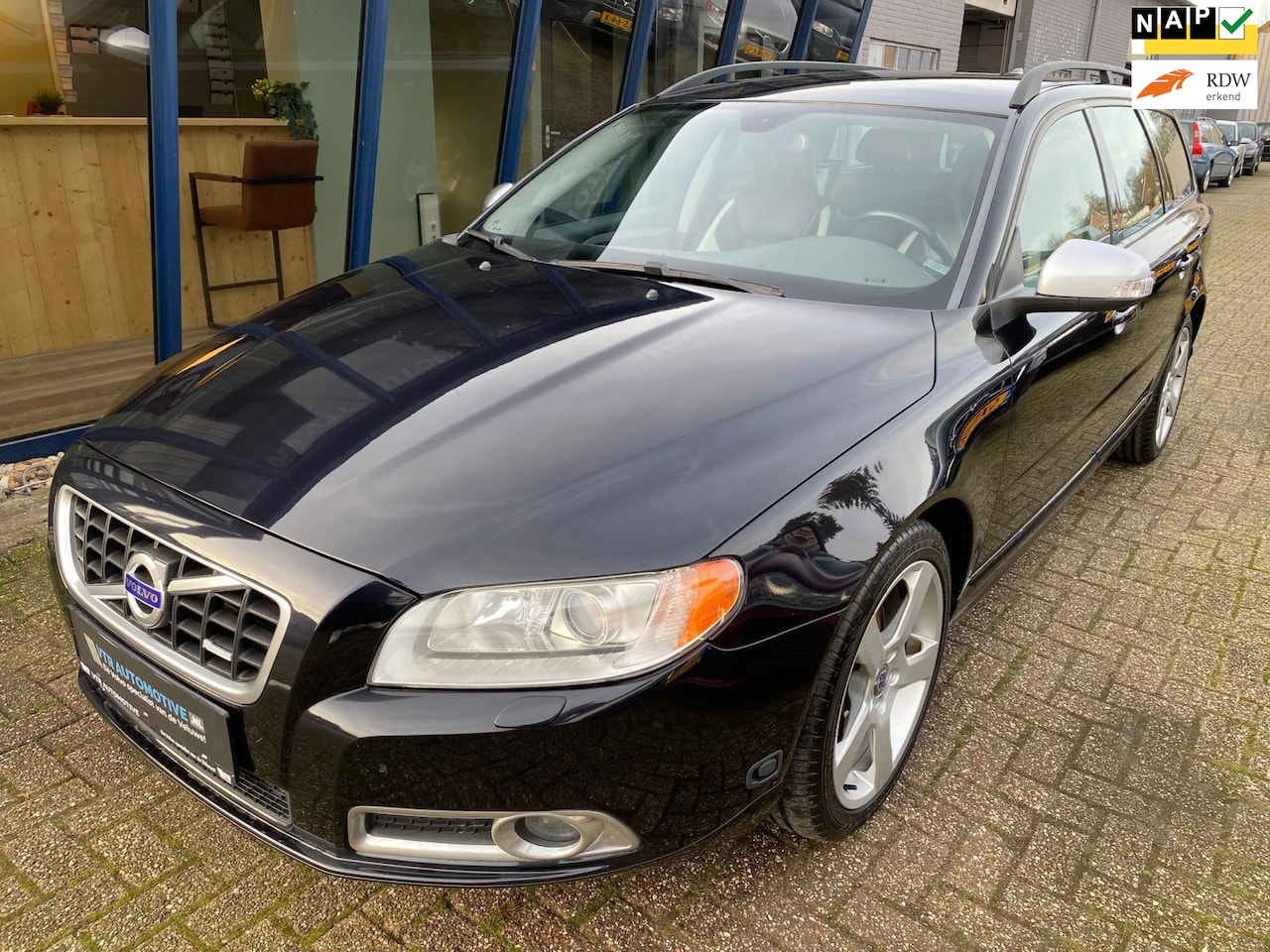 Volvo V70 - 2.5FT R-Design 230PK Automaat LEER / XENON / PDC - AutoWereld.nl