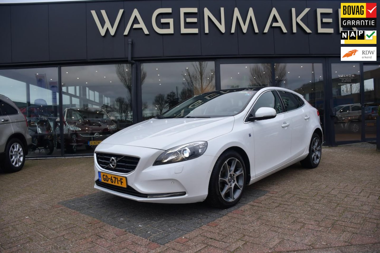 Volvo V40 - 1.6 T2 Ocean Race Clima|NAVI|CAM|Leder|PANORAMA - AutoWereld.nl