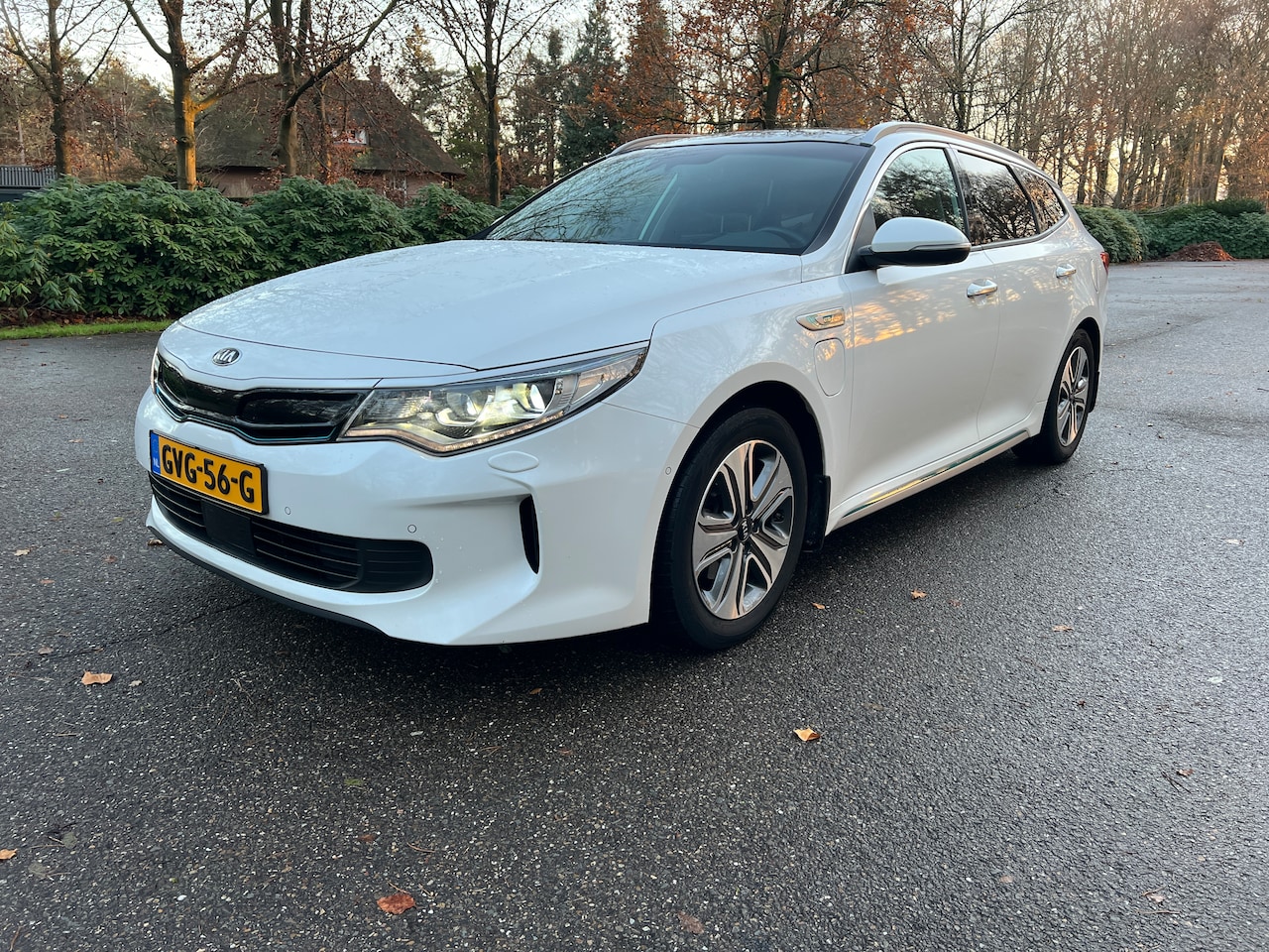 Kia Optima Sportswagon - 2.0 GDI PHEV Business ExecutiveLine Kia Optima 2.0 GDI Sportswagon Plug-In 2018 98dkm GARANTIE - AutoWereld.nl