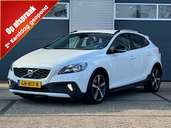 Volvo V40 Cross Country - 1.6 T4 Momentum | Trekhaak | Navi