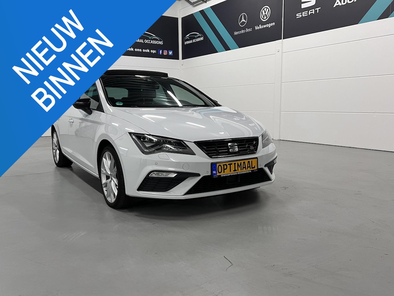 Seat Leon - 1.4 EcoTSI Style Pano/Keyless/Automaat/Camera/Topstaat! - AutoWereld.nl