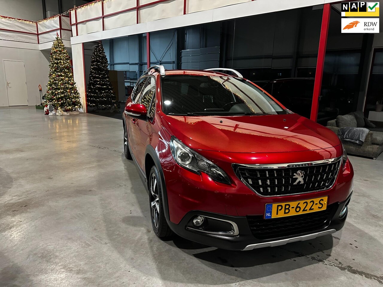 Peugeot 2008 - 1.2 PureTech Allure / Nieuwe Motor bij 117000 / - AutoWereld.nl