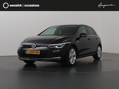 Volkswagen Golf - 1.5 eTSI Style | Trekhaak | LED | Privacy Glass | Digitaal Dashboard | Navigatie | Sportst