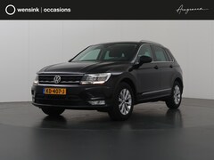 Volkswagen Tiguan - 1.4 TSI Connected Series | Trekhaak | Navigatie | Apple Carplay/Android Auto | Climate Con