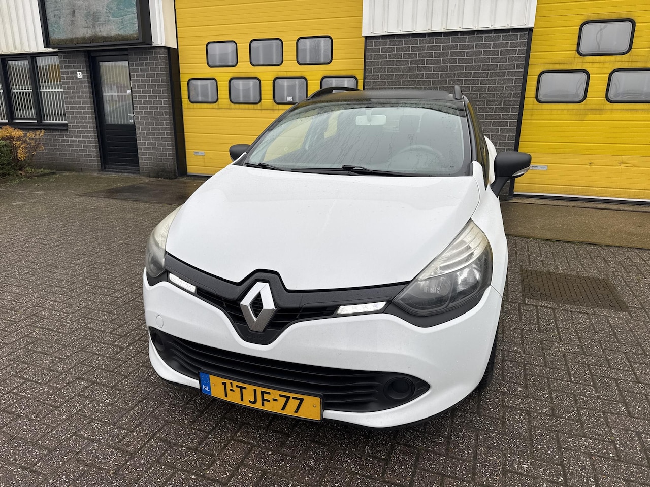 Renault Clio Estate - 0.9 TCe Authentique Airco|NAP|Trekhaak - AutoWereld.nl