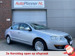 Volkswagen Passat - 1.6 Clima Cruise *53.160KM