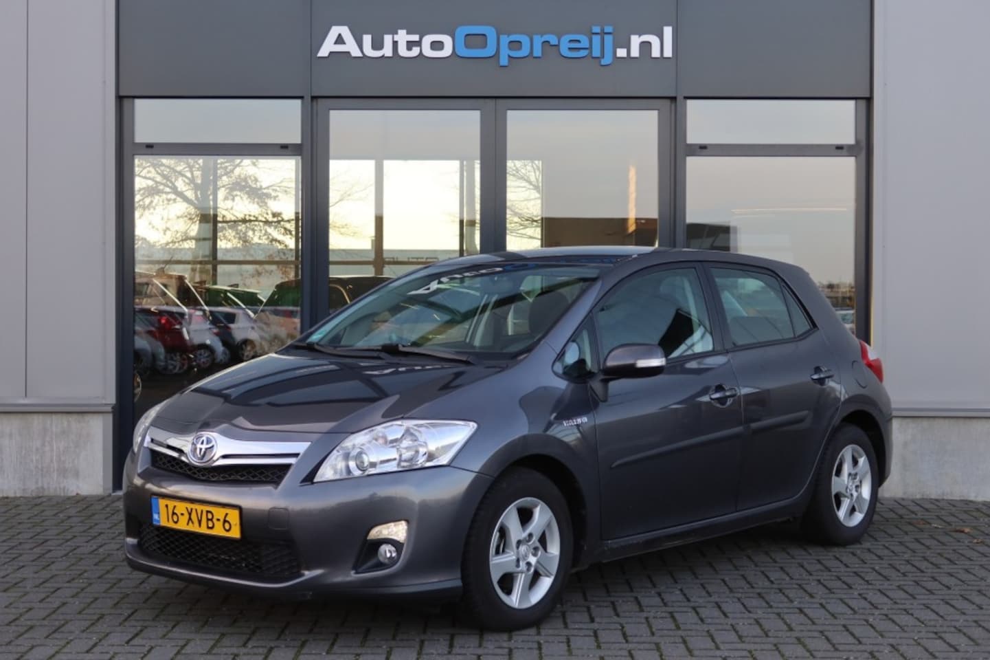 Toyota Auris - 1.8 Full Hybrid AUTOMAAT Business NAVI, Camera, Trekhaak, Dealer - AutoWereld.nl