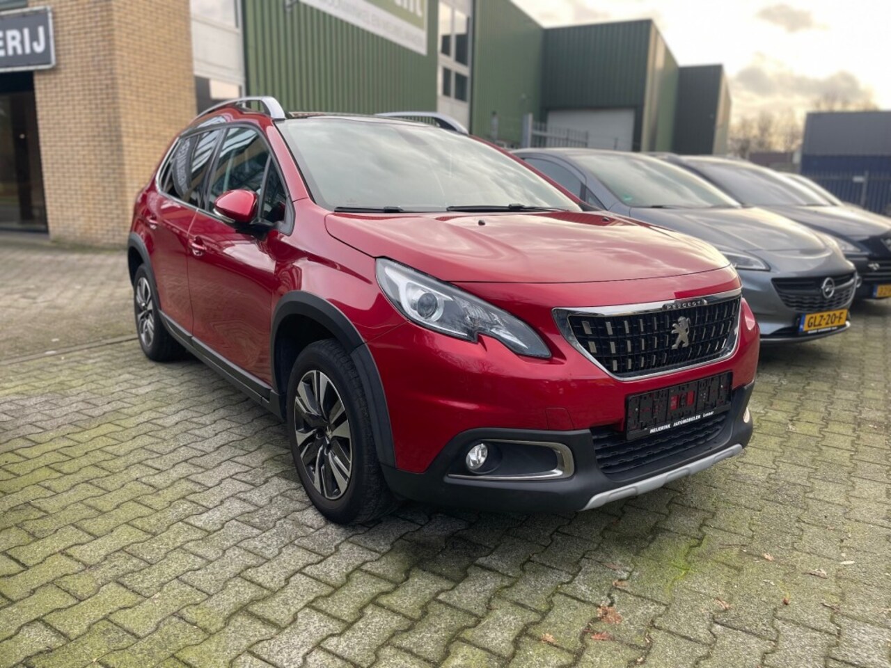 Peugeot 2008 - 1.2 PureTech Allure 1.2 PURETECH ALLURE - AutoWereld.nl