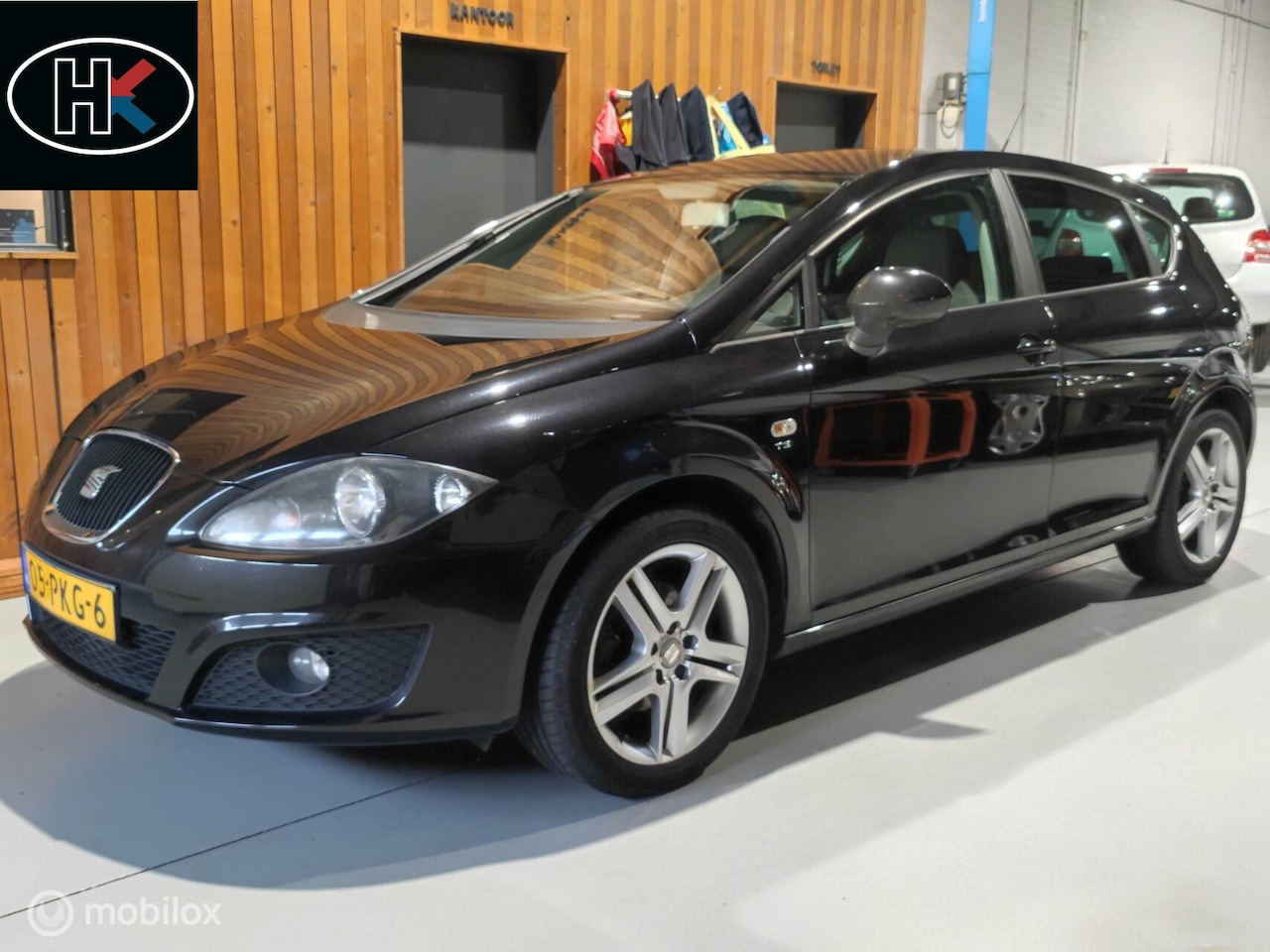 Seat Leon - 5-deurs 1.2TSi 105pk H6 Airco CruiseControl LM17 - AutoWereld.nl