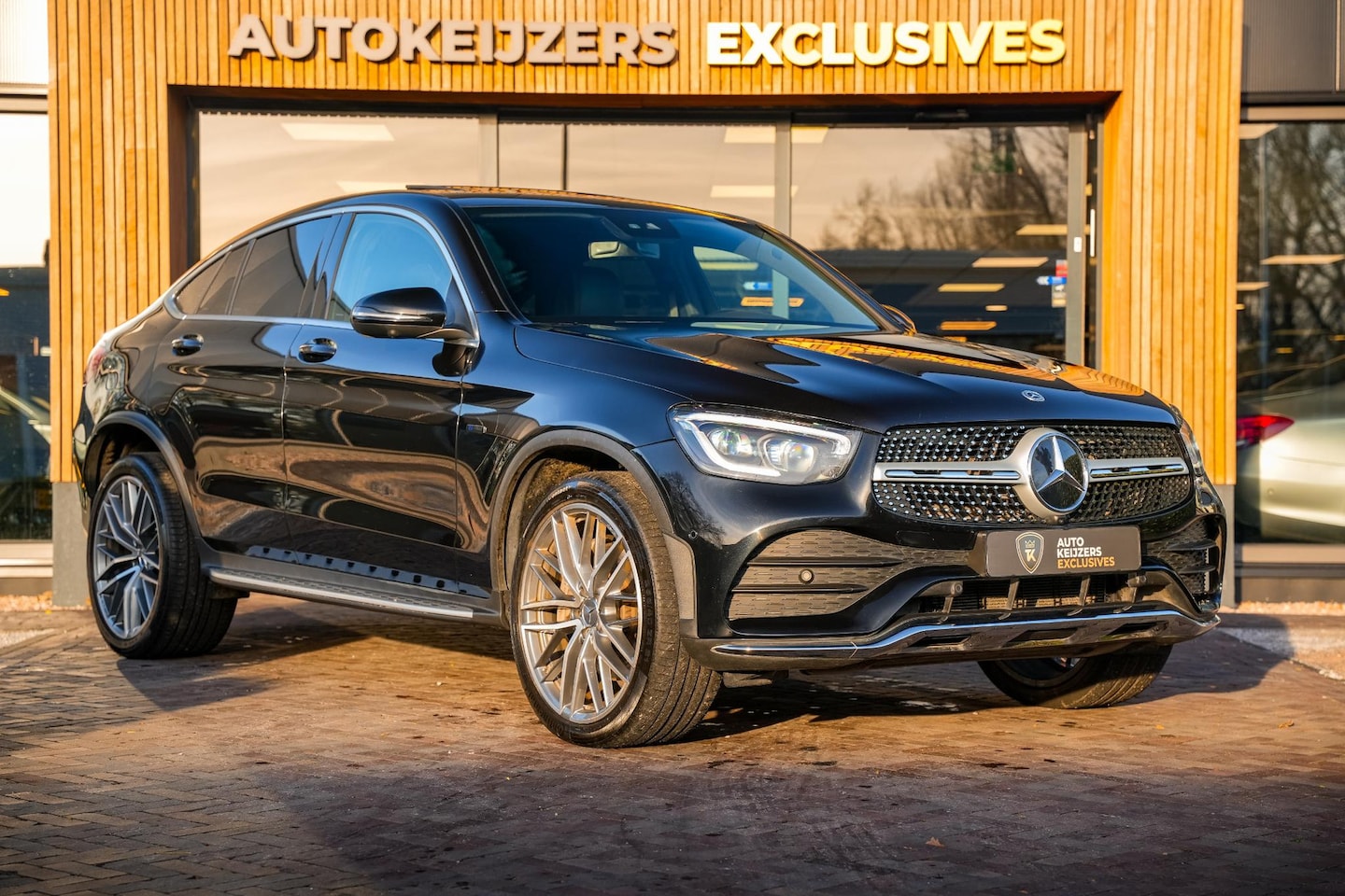 Mercedes-Benz GLC-klasse Coupé - 300e 4MATIC Business Solution AMG 300e 4MATIC Business Solution AMG - AutoWereld.nl