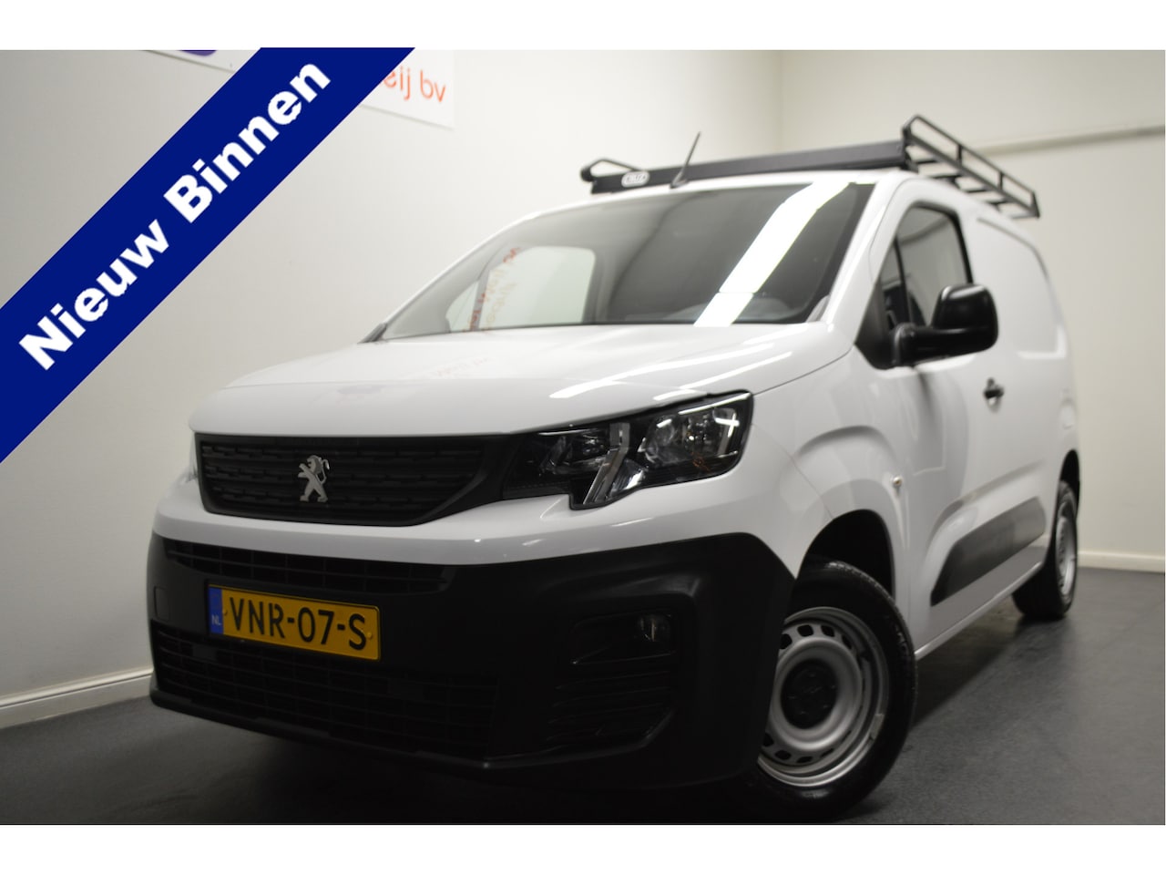 Peugeot Partner - 1.5 BlueHDI Premium 1.5 BlueHDI Premium , TREKHAAK , NAVI VIA APP , IMPERIAL  ,AIRCO , CR CONTR , - AutoWereld.nl