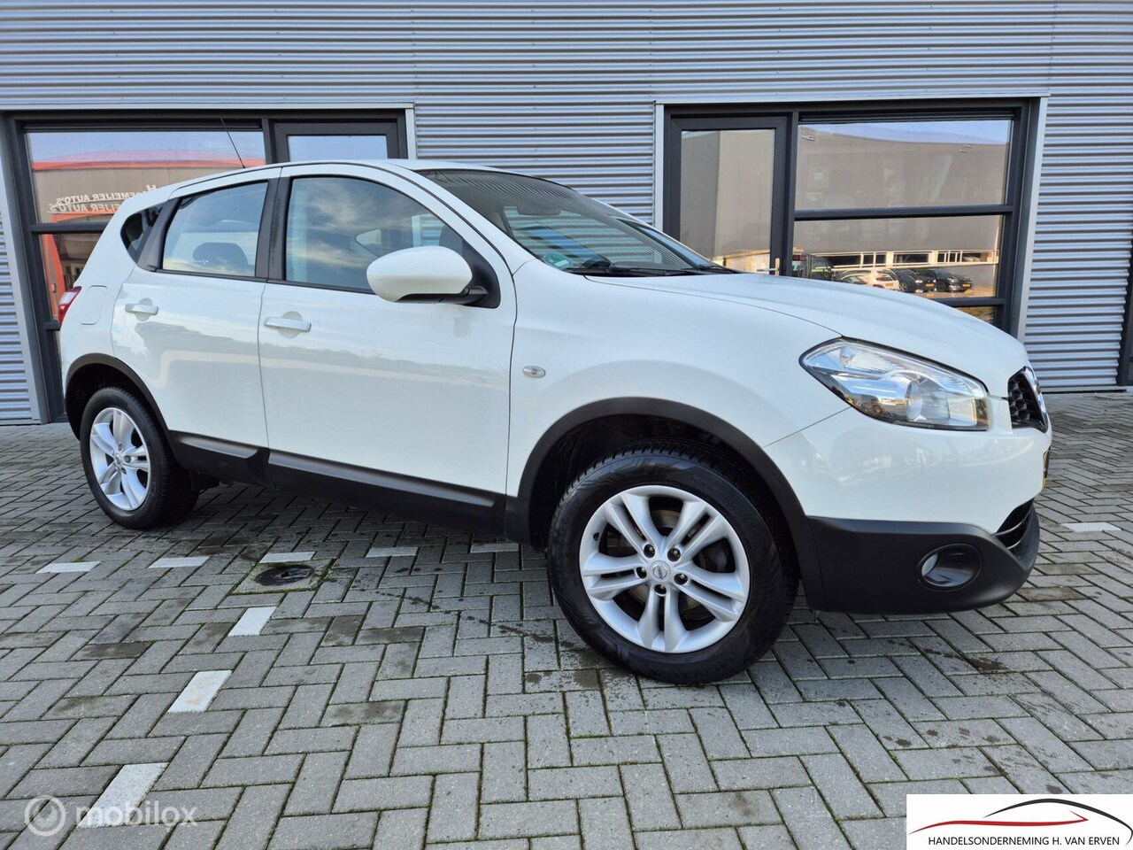 Nissan Qashqai - 1.6 Acenta 17" PDC AIRCO CRUISE NAP - AutoWereld.nl