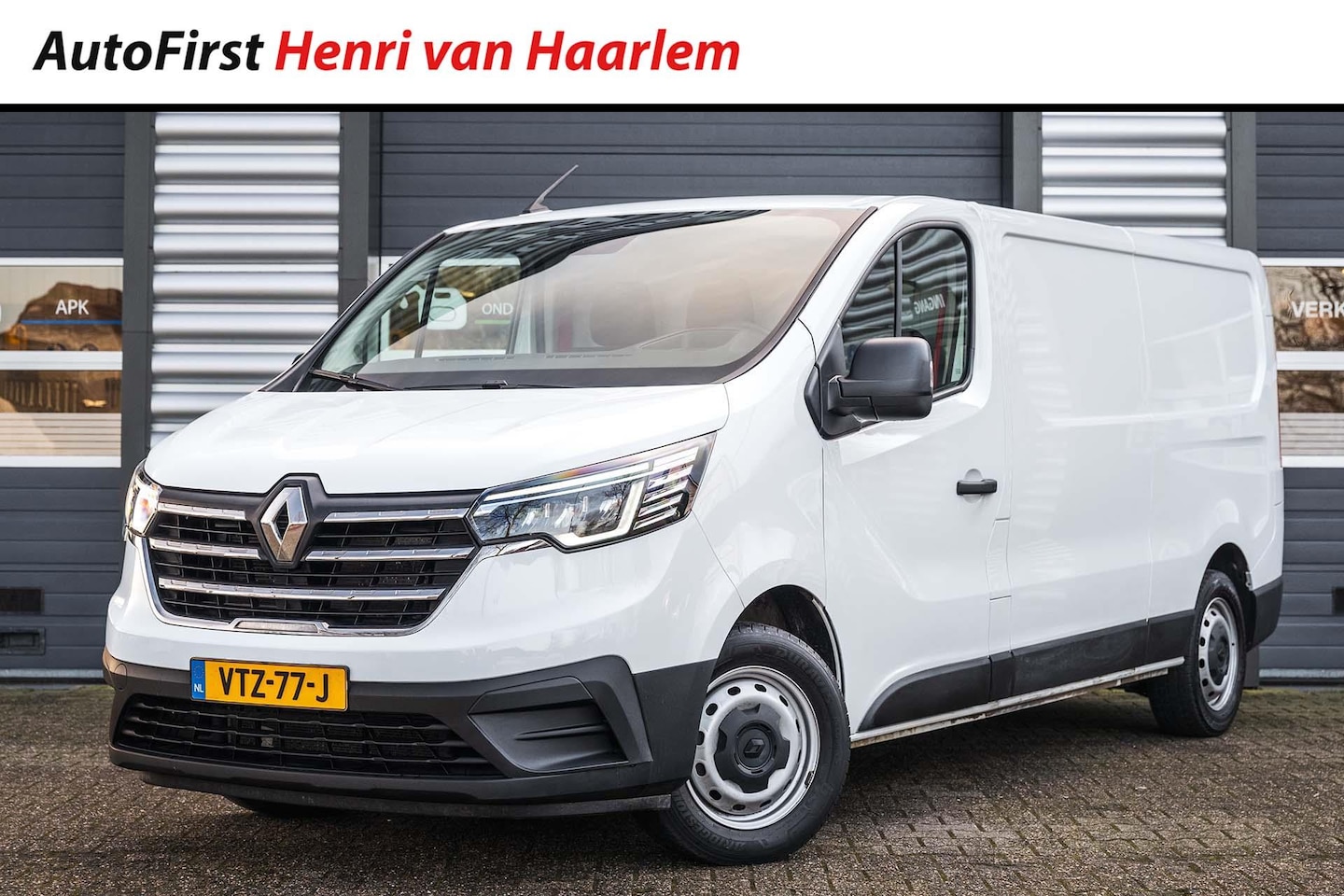 Renault Trafic - 2.0 dCi 130 T30 L2H1 Work Edition Airco/Trekhaak - AutoWereld.nl