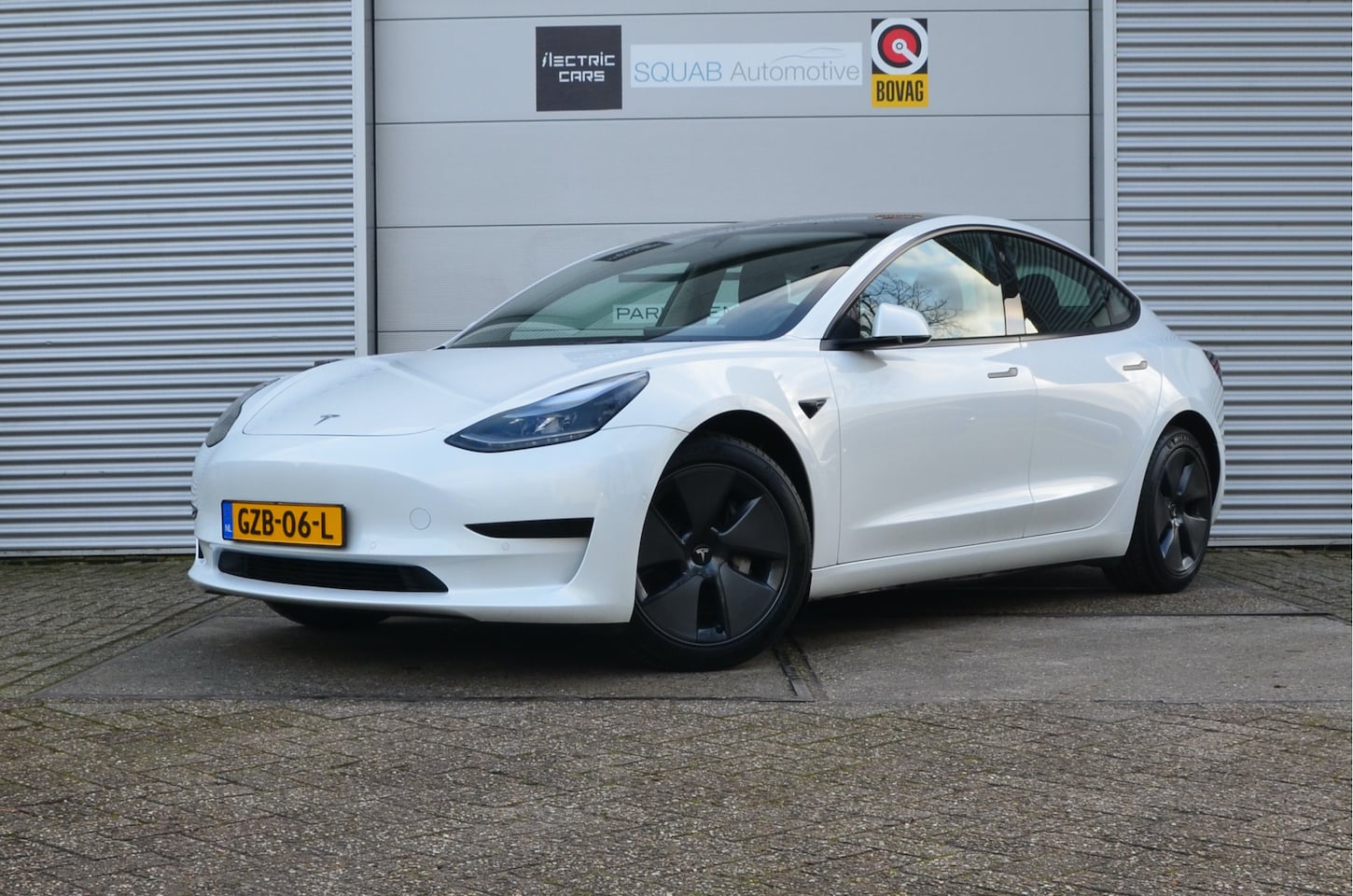 Tesla Model 3 - Standard RWD Plus 60 kWh LFP accu 100% opladen - AutoWereld.nl