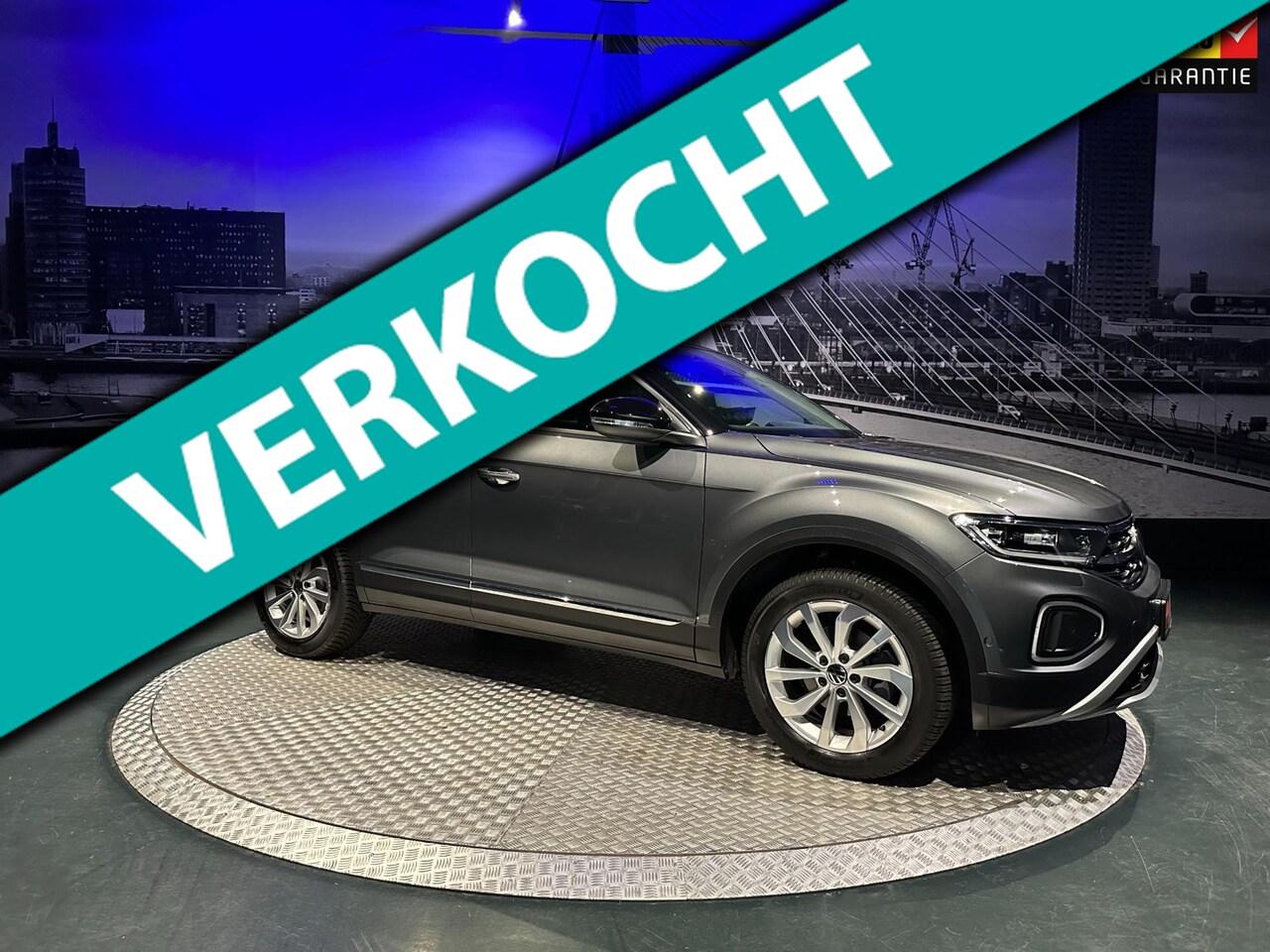 Volkswagen T-Roc - 1.5 TSI Style *LED*Virtual*EGRStoel*PDC V&A*AppConnect*Trekhaak* - AutoWereld.nl