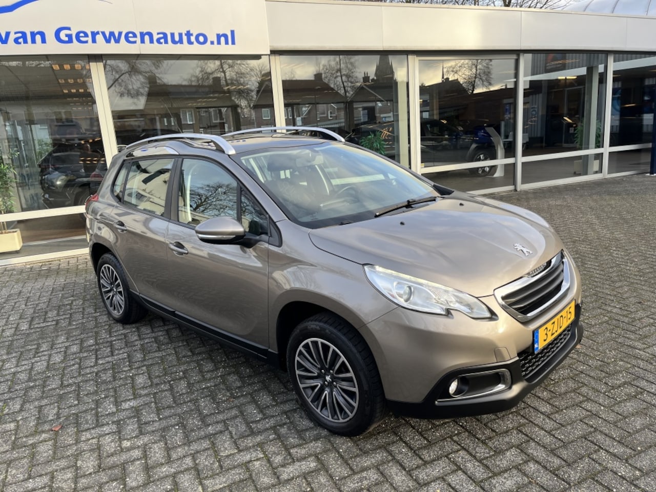 Peugeot 2008 - 1.6 VTi Active | Panorama Dak | Trekhaak - AutoWereld.nl