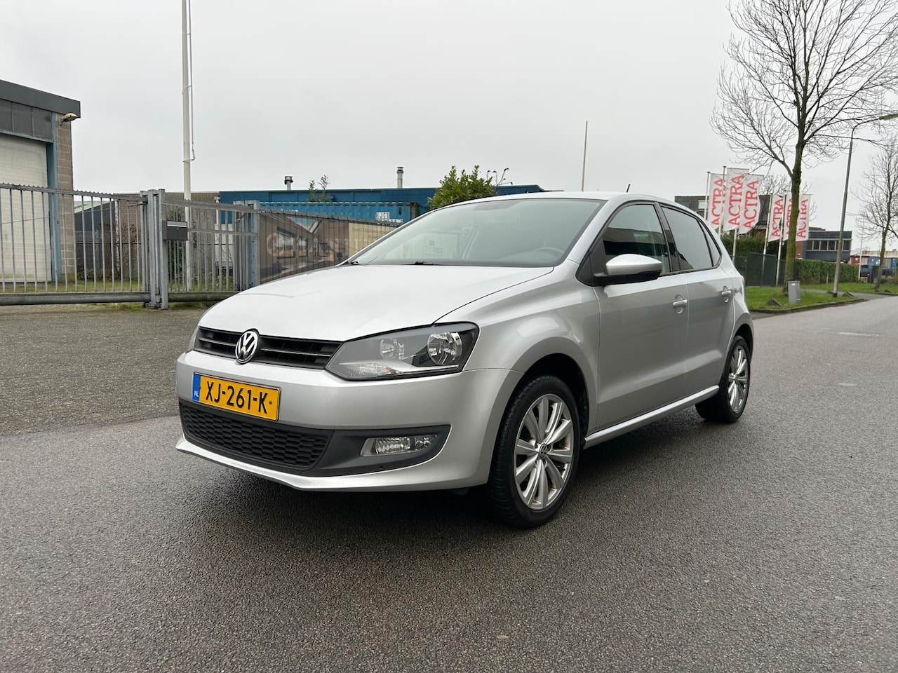 Volkswagen Polo - 1.4-16V Stoelverwarming/Cruise/CarPlay/Navi - AutoWereld.nl