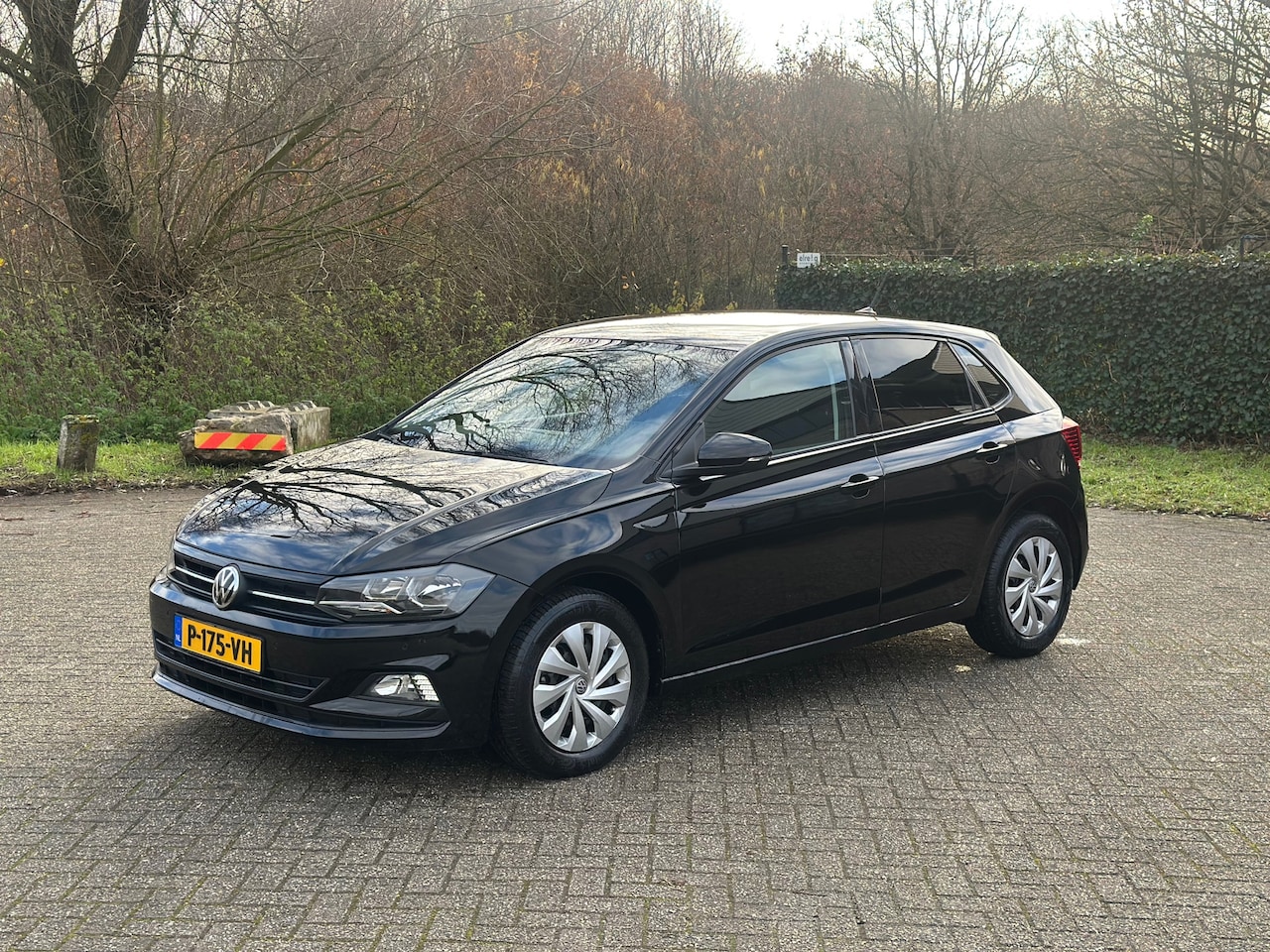 Volkswagen Polo - 1.0 MPI Comfortline NAVI I PDC I CRUISE I DEALER ONDH - AutoWereld.nl