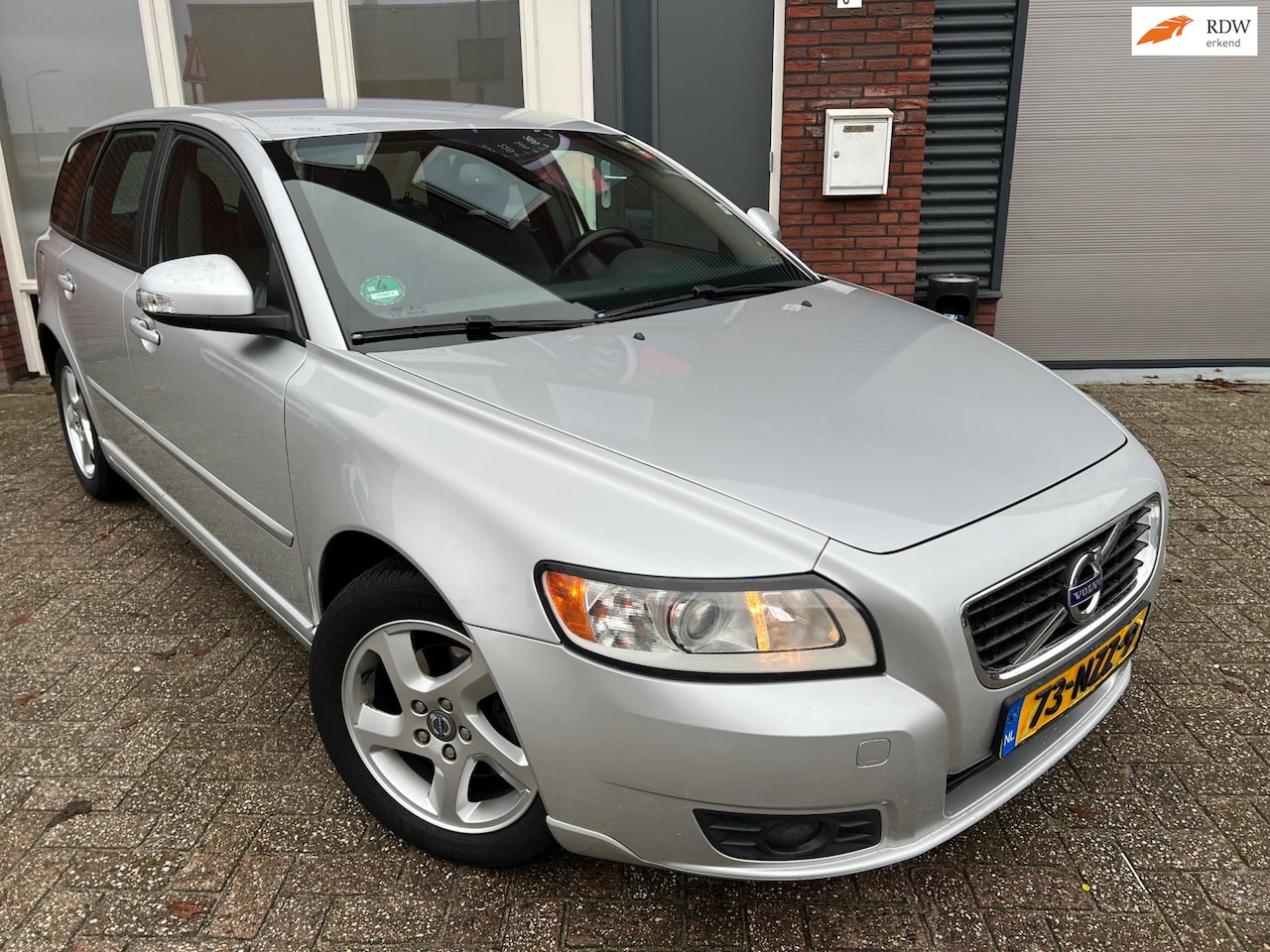 Volvo V50 - 2.0 Sport / Airco / PDC / Cruise / NAP - AutoWereld.nl