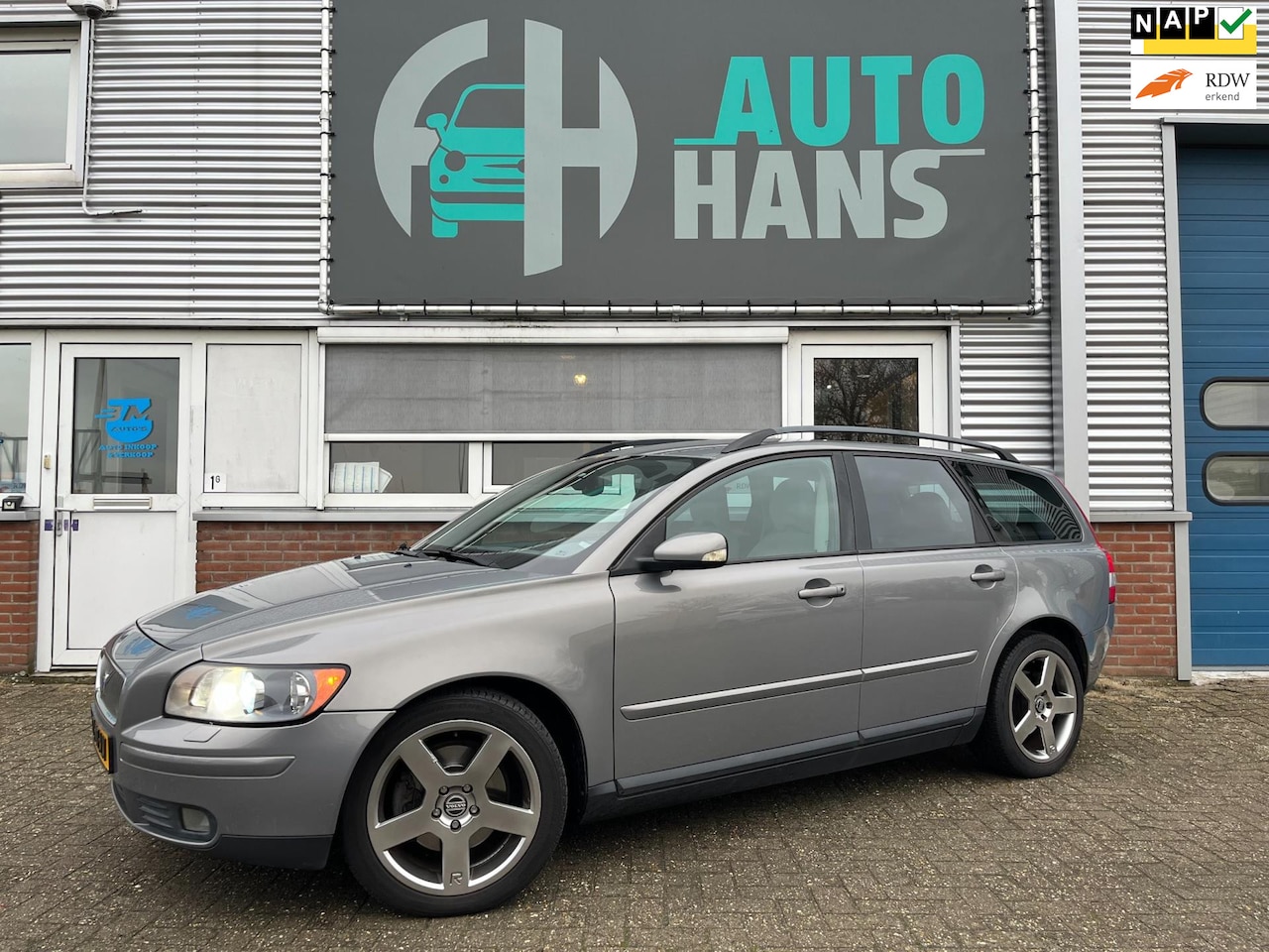 Volvo V50 - 2.4i Summum | youngtimer | topstaat | 170PK - AutoWereld.nl