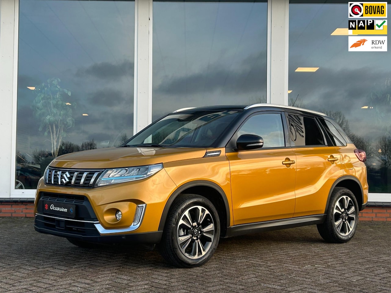 Suzuki Vitara - 1.5 Hybrid Style AUT. - Navi - Clima - PDC - Camera - 8.556 KM - AutoWereld.nl