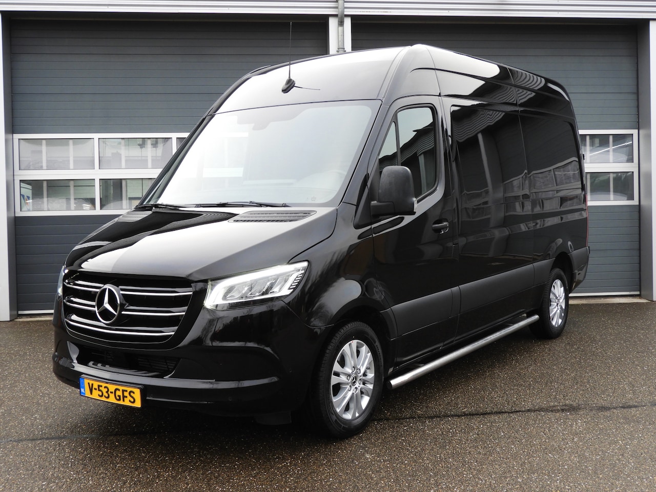 Mercedes-Benz Sprinter - 319 3.0 CDI L2H2 V6 190PK AUT | LED | MBUX | 3.5t. TREKHAAK - AutoWereld.nl